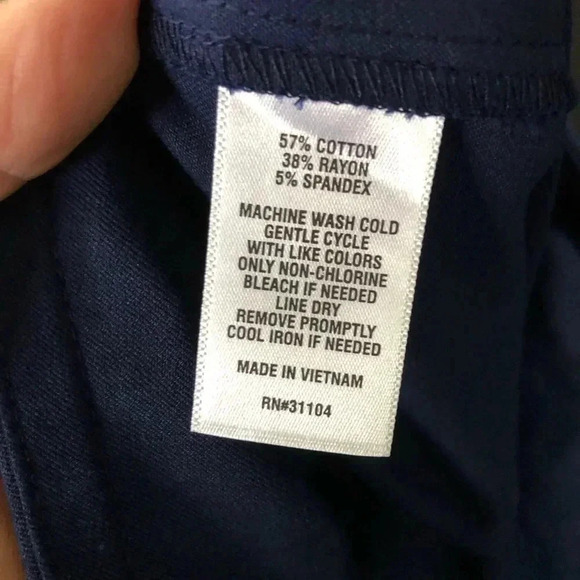 Crown & Ivy Plus Ashley Slim fit Bermuda shorts, 10” inseam, navy blue - Picture 8 of 8